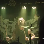 Heidnir half als Drummer von Synkende aus